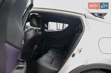 Внедорожник / Кроссовер Toyota Izoa 2021 в 