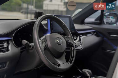Внедорожник / Кроссовер Toyota Izoa 2021 в 