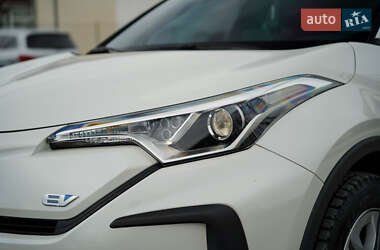 Внедорожник / Кроссовер Toyota Izoa 2021 в 