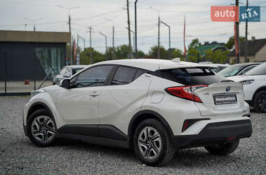 Внедорожник / Кроссовер Toyota Izoa 2021 в 