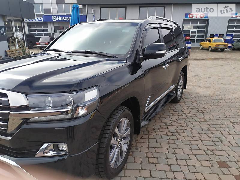 Toyota Land Cruiser 200