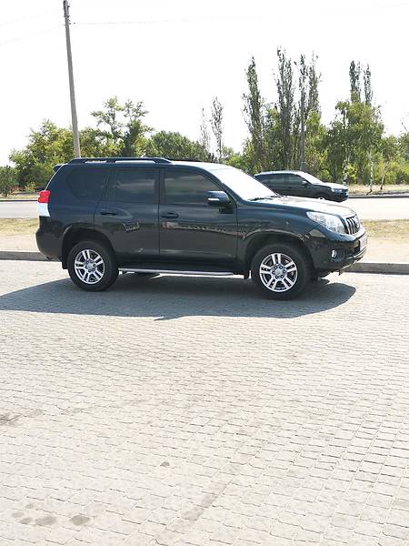 Позашляховик / Кросовер Toyota Land Cruiser Prado 2010 в Запоріжжі