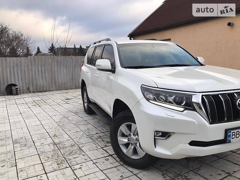 Внедорожник / Кроссовер Toyota Land Cruiser Prado 2018 в 