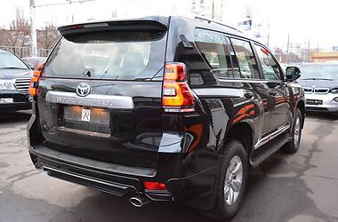 Позашляховик / Кросовер Toyota Land Cruiser Prado 2020 в 
