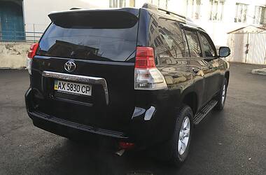 Позашляховик / Кросовер Toyota Land Cruiser Prado 2012 в 