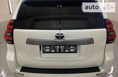 Позашляховик / Кросовер Toyota Land Cruiser Prado 2019 в  фото 13 Позашляховик / Кросовер Toyota Land Cruiser Prado 2019 в