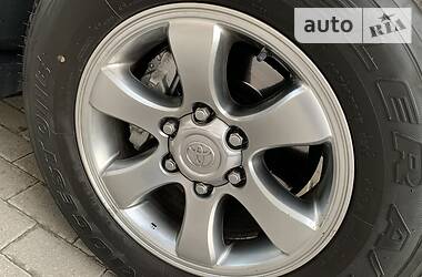 Позашляховик / Кросовер Toyota Land Cruiser Prado 2009 в 