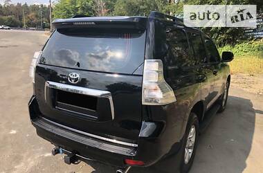 Позашляховик / Кросовер Toyota Land Cruiser Prado 2012 в 