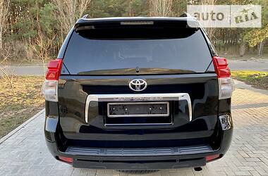 Позашляховик / Кросовер Toyota Land Cruiser Prado 2011 в 