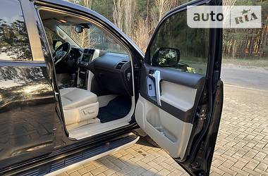 Позашляховик / Кросовер Toyota Land Cruiser Prado 2011 в 