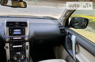 Позашляховик / Кросовер Toyota Land Cruiser Prado 2011 в 