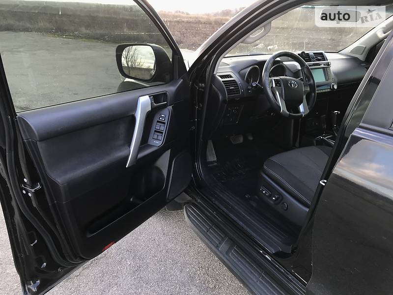Позашляховик / Кросовер Toyota Land Cruiser Prado 2015 в Києві