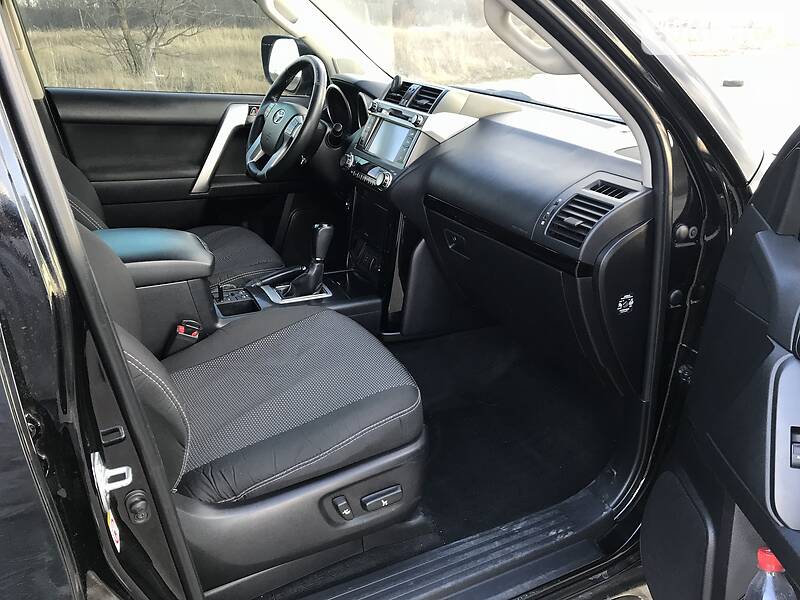 Позашляховик / Кросовер Toyota Land Cruiser Prado 2015 в Києві
