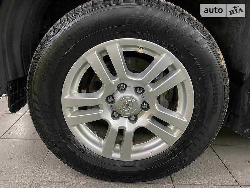 Позашляховик / Кросовер Toyota Land Cruiser Prado 2013 в Умані