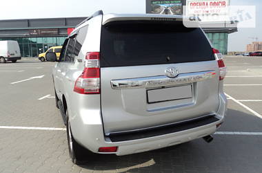 Позашляховик / Кросовер Toyota Land Cruiser Prado 2013 в 