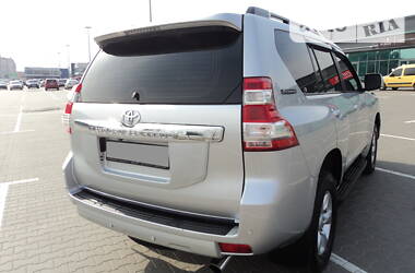 Позашляховик / Кросовер Toyota Land Cruiser Prado 2013 в 