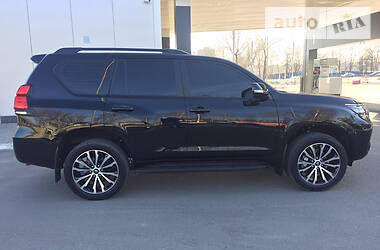 Позашляховик / Кросовер Toyota Land Cruiser Prado 2019 в 
