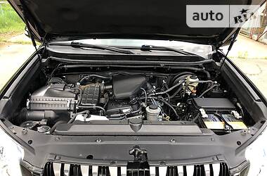 Позашляховик / Кросовер Toyota Land Cruiser Prado 2012 в 