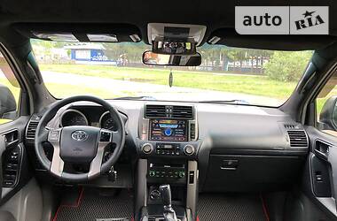 Позашляховик / Кросовер Toyota Land Cruiser Prado 2012 в 