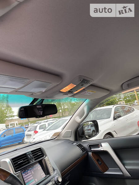 Позашляховик / Кросовер Toyota Land Cruiser Prado 2013 в Львові