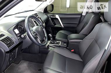 Позашляховик / Кросовер Toyota Land Cruiser Prado 2019 в 