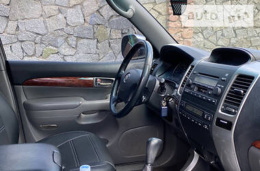 Позашляховик / Кросовер Toyota Land Cruiser Prado 2006 в 