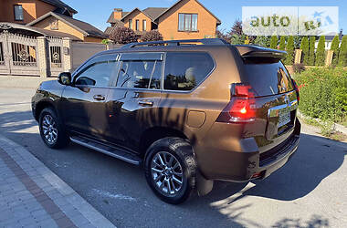 Позашляховик / Кросовер Toyota Land Cruiser Prado 2019 в 