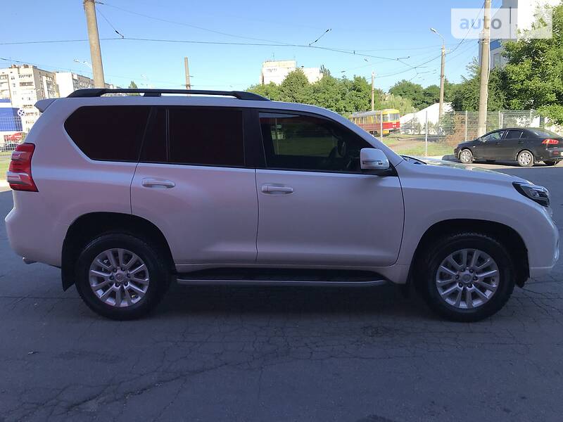 Позашляховик / Кросовер Toyota Land Cruiser Prado 2017 в Вінниці