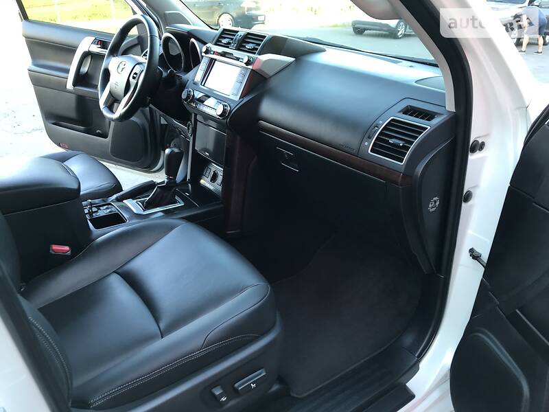 Позашляховик / Кросовер Toyota Land Cruiser Prado 2017 в Вінниці