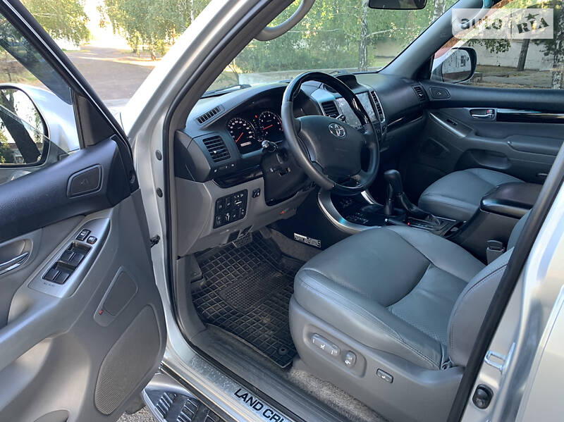 Позашляховик / Кросовер Toyota Land Cruiser Prado 2007 в Києві