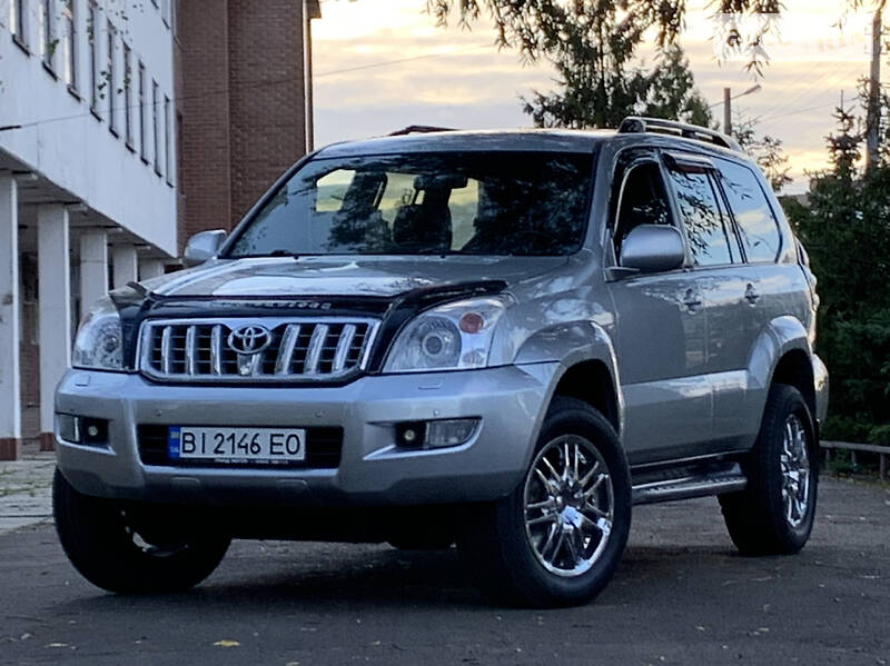 Позашляховик / Кросовер Toyota Land Cruiser Prado 2007 в Києві