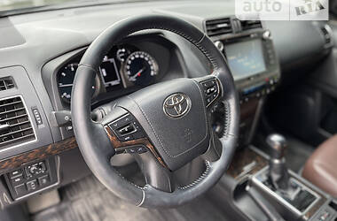 Внедорожник / Кроссовер Toyota Land Cruiser Prado 2018 в Днепре