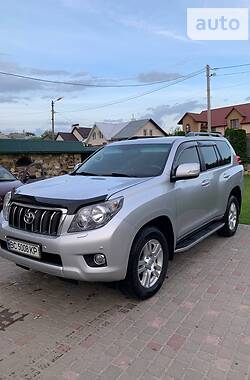 Позашляховик / Кросовер Toyota Land Cruiser Prado 2010 в Золочеві