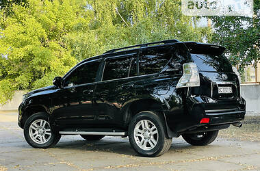 Позашляховик / Кросовер Toyota Land Cruiser Prado 2011 в Києві