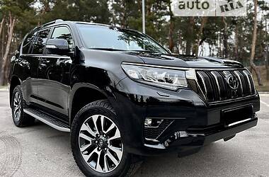 Внедорожник / Кроссовер Toyota Land Cruiser Prado 2021 в 