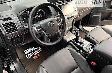 Внедорожник / Кроссовер Toyota Land Cruiser Prado 2021 в 