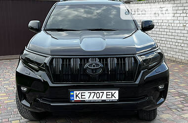 Внедорожник / Кроссовер Toyota Land Cruiser Prado 2020 в 