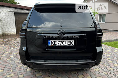 Внедорожник / Кроссовер Toyota Land Cruiser Prado 2020 в 