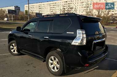 Позашляховик / Кросовер Toyota Land Cruiser Prado 2012 в Києві