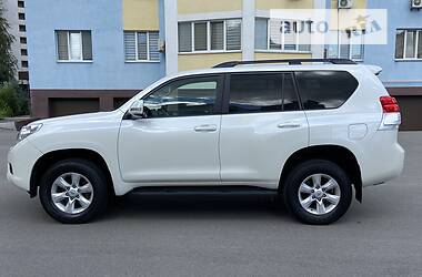 Внедорожник / Кроссовер Toyota Land Cruiser Prado 2013 в 
