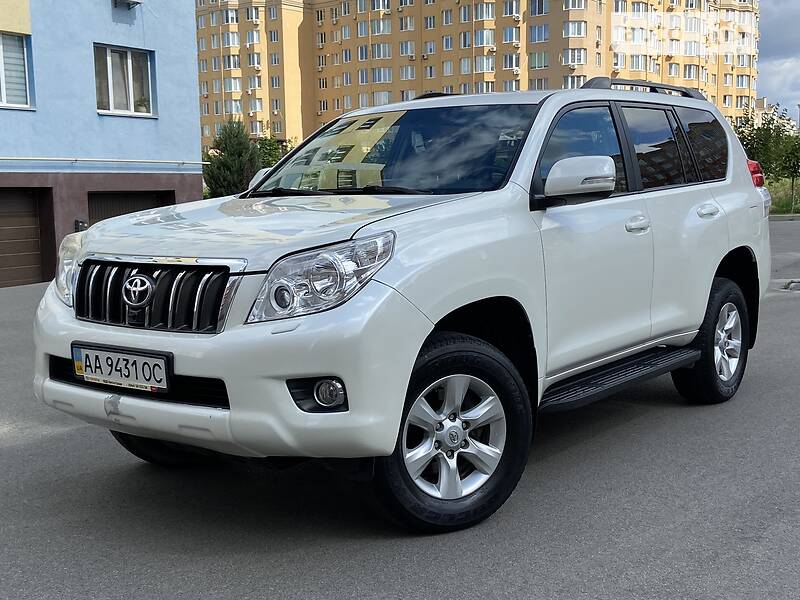 Внедорожник / Кроссовер Toyota Land Cruiser Prado 2013 в 