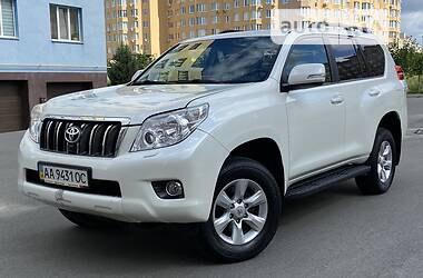 Внедорожник / Кроссовер Toyota Land Cruiser Prado 2013 в 
