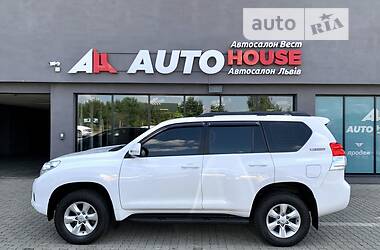 Позашляховик / Кросовер Toyota Land Cruiser Prado 2012 в 