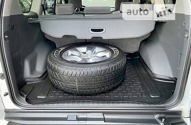 Позашляховик / Кросовер Toyota Land Cruiser Prado 2012 в 
