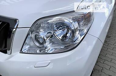 Позашляховик / Кросовер Toyota Land Cruiser Prado 2012 в 