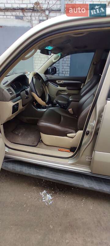 Внедорожник / Кроссовер Toyota Land Cruiser Prado 2004 в Киеве