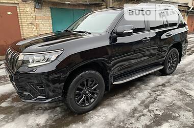Внедорожник / Кроссовер Toyota Land Cruiser Prado 2020 в 