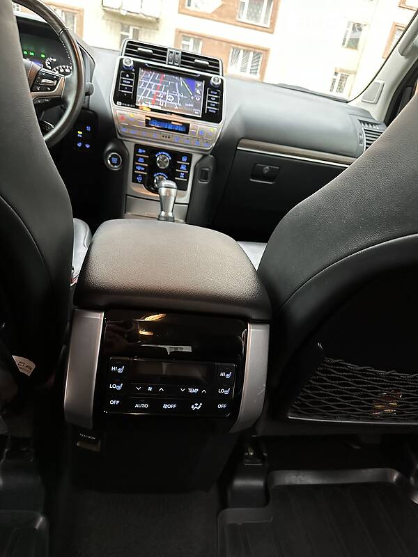 Позашляховик / Кросовер Toyota Land Cruiser Prado 2020 в Черкасах