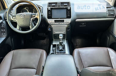 Внедорожник / Кроссовер Toyota Land Cruiser Prado 2018 в 