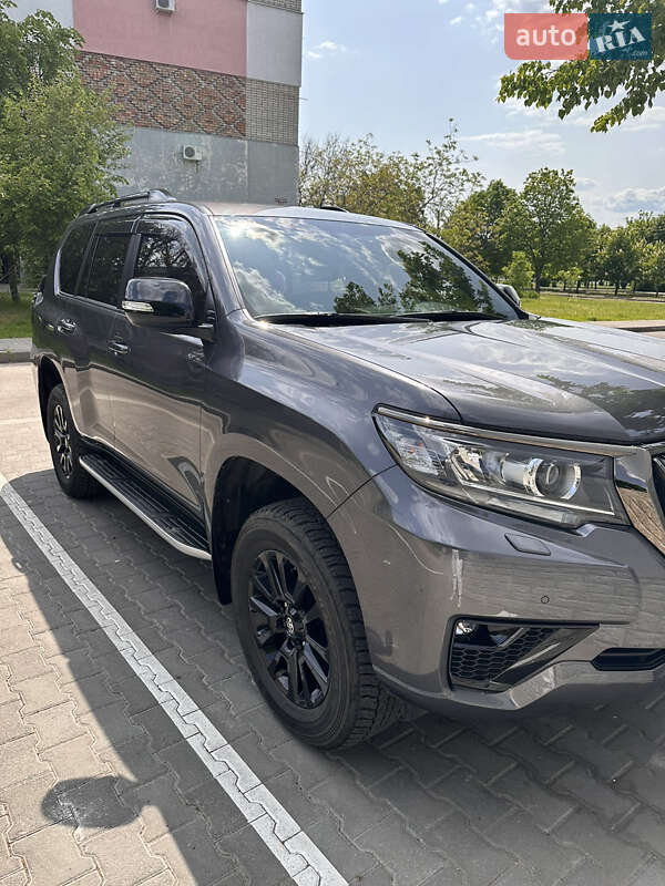 Toyota Land Cruiser Prado 2021